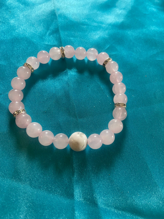 NATURAL WHITE QUARTZ & HOWLITE